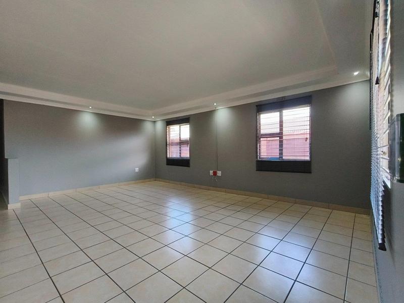 To Let Commercial Property for Rent in Mthata Eastern Cape